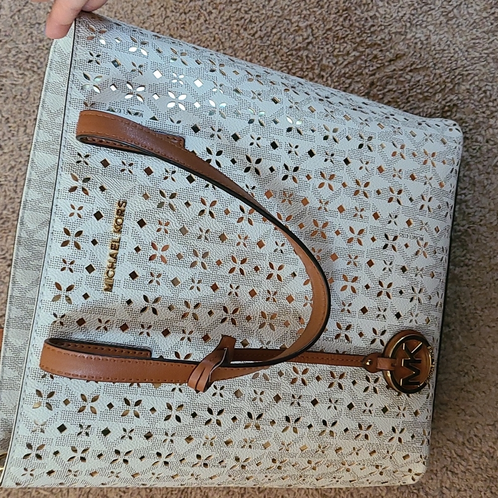 Michael kors jet set shoulder bag